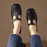 Ilaria | Scarpe con cinturino a T e punta quadrata