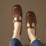 Ilaria | Scarpe con cinturino a T e punta quadrata